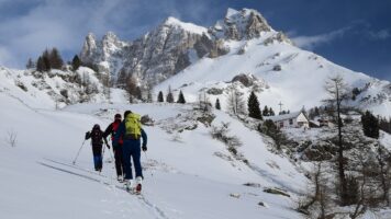 Eco-Travel Tips for a Luxury Ski Holiday